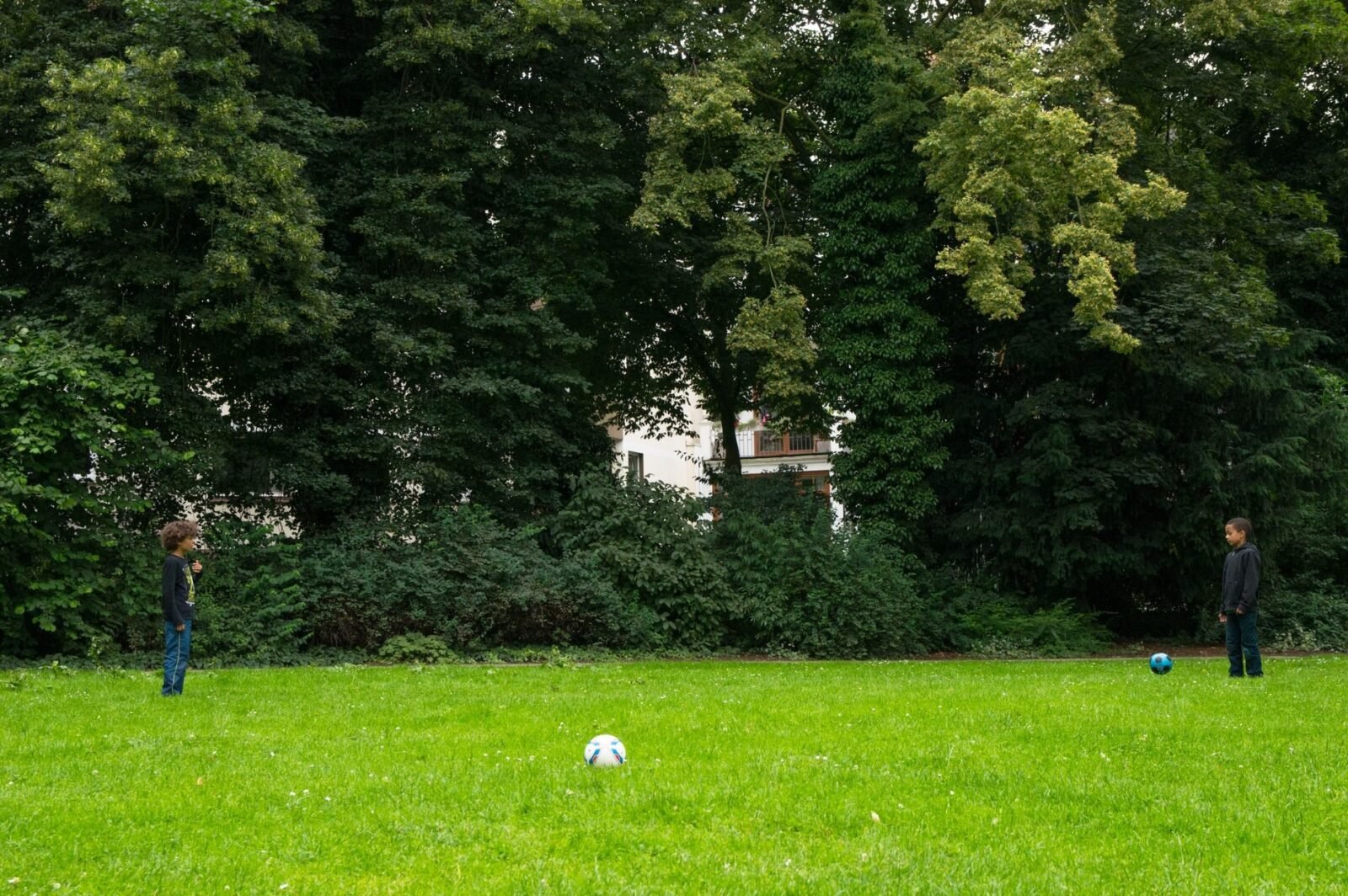 Gartenhaus mit Terrasse als Familientreffpunkt